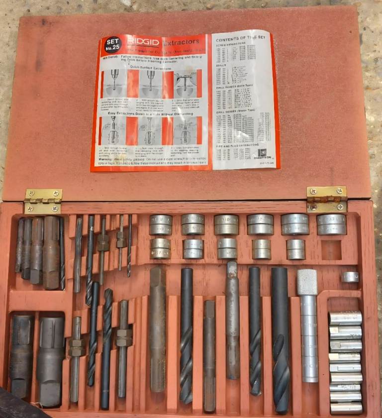 RIDGID No.25 Screw & Pipe Extractor Set