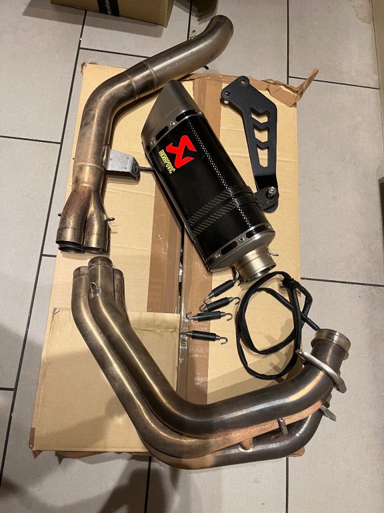 MT09 Akra Race line full stainless exhaust 