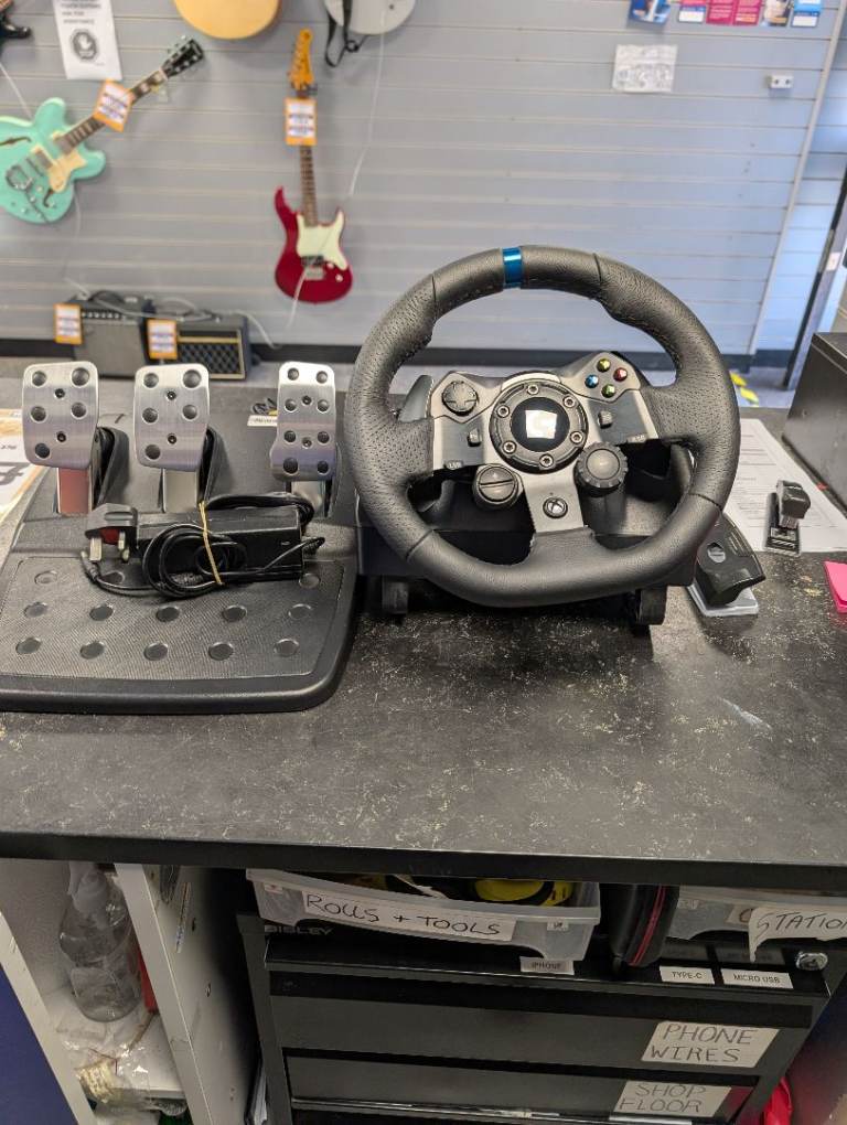 LOGITECH TRUEFORCE STEERING WHEEL