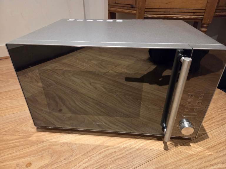 Large Kenwood Microwave Oven – Silver, Good Condition