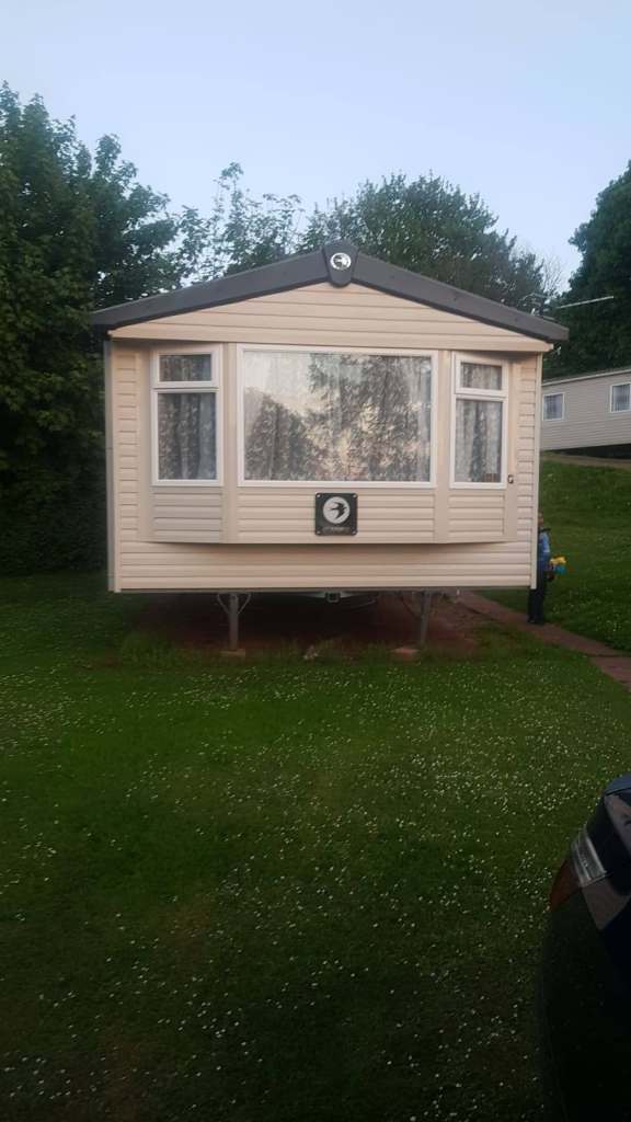 !!!!! BARGAIN!!!!!! SWIFT LOIRE STATIC 8 BIRTH CARAVAN 