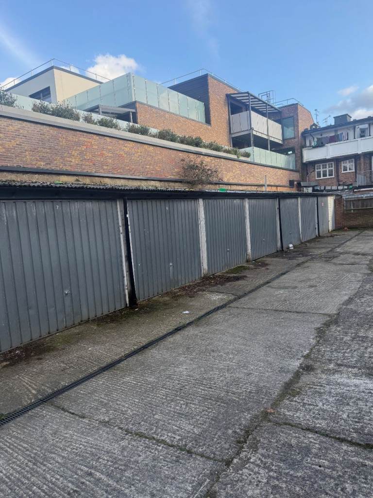 Lock-Up Garage To Rent