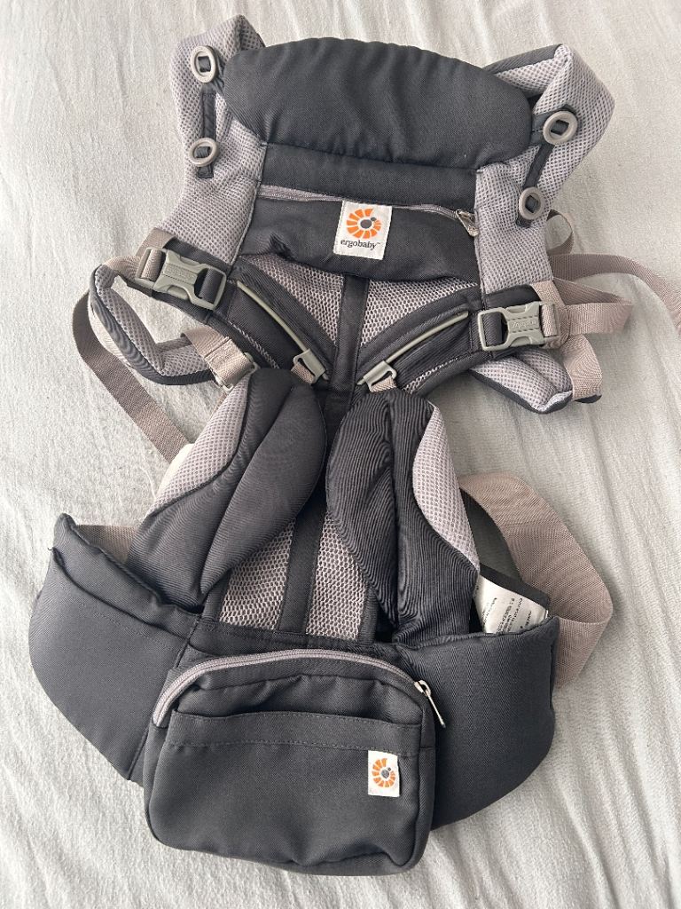 Ergobaby Omni 360 Cool Air Baby Carrier – Carbon Grey (Excellent Condition)