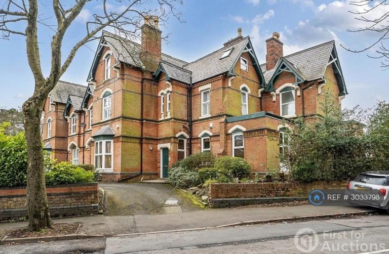 Studio flat in Middleton Hall Road, Birmingham, B30 (#3033798)