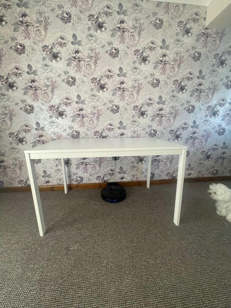 4-8 Person Extendable Dining Table White 