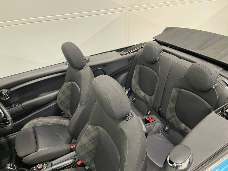 2018 MINI Convertible 1.5 Cooper Convertible 2dr Petrol Steptronic Euro 6 (s/s) (136 ps) Converti...