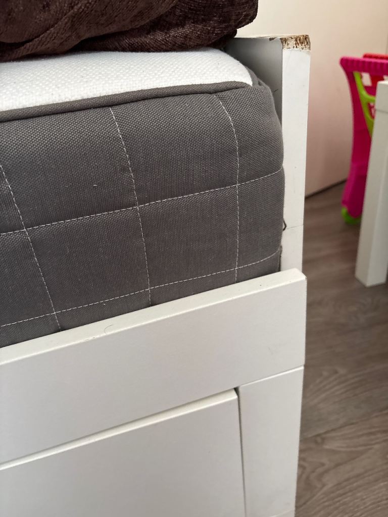 Single mattress 
