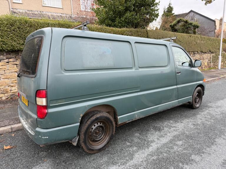 2001 Toyota HiAce 2.4D MANUAL GREEN PANEL VAN DIESEL Manual