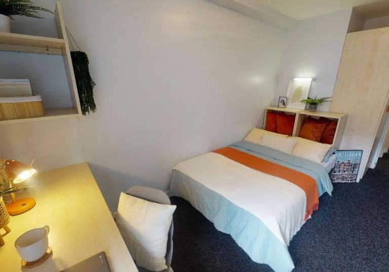 IQ Room Takeover – Immediate Move-In – £199/pw