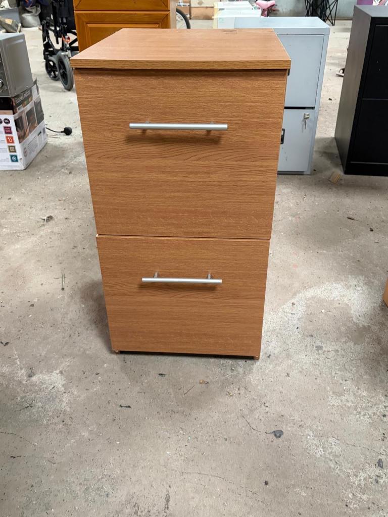 Wooden 2-Drawer Filing Cabinet – Good Condition