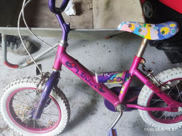Girls bike for sale 