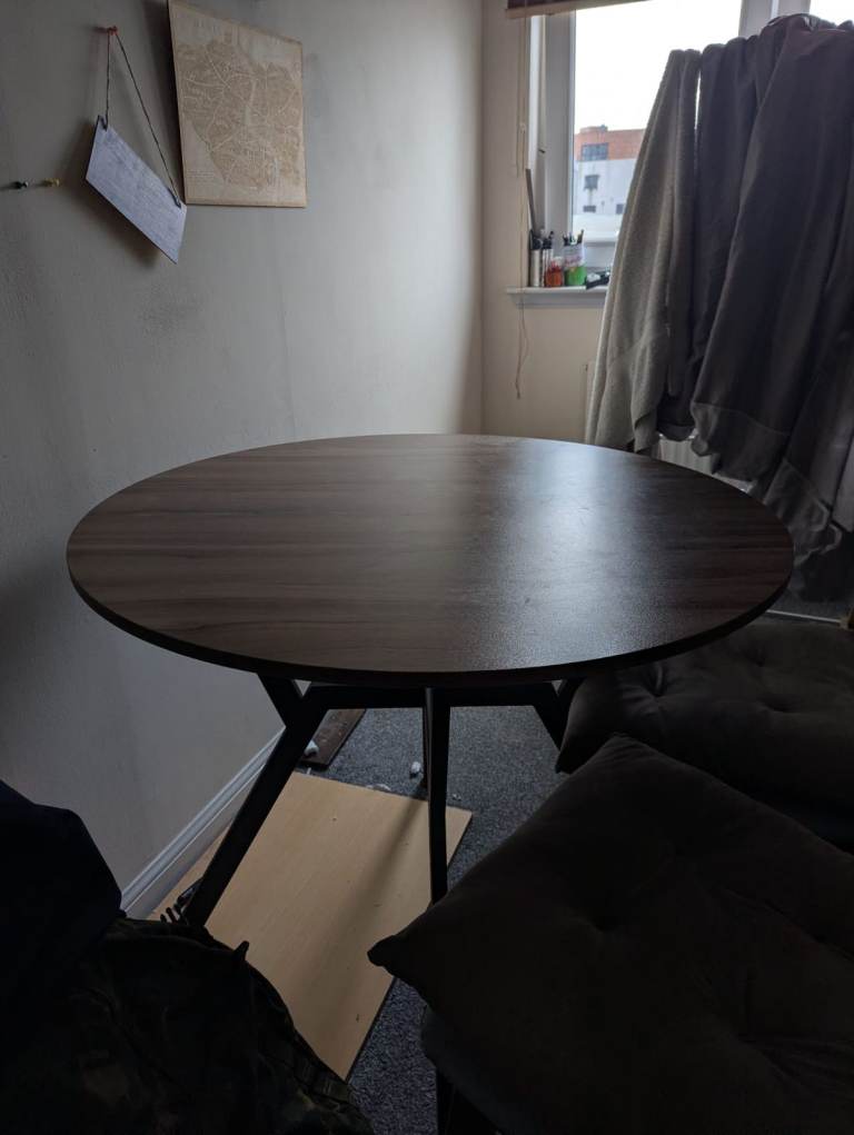 Round Wooden Dining Table + 4 Chairs (Mixed Set) – Solid & Stylish