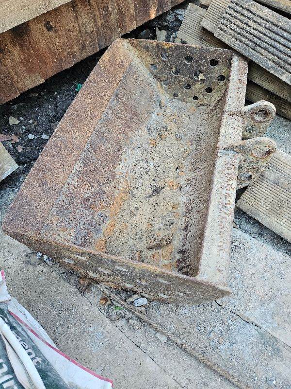 Digger bucket