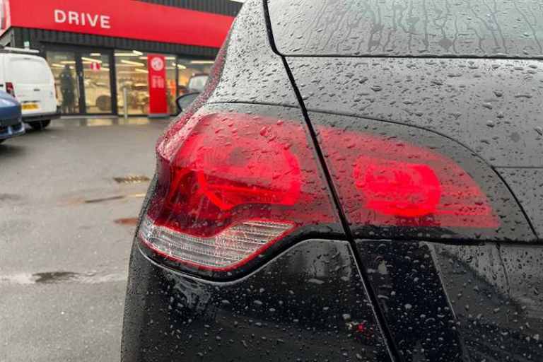 2016 DS Automobiles DS 4 1.6 BlueHDi Elegance Hatchback 5dr Diesel Manual Euro 6 (s/s) (120 ps) H...