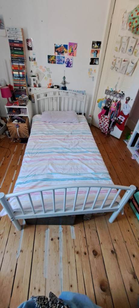 Single bed frame