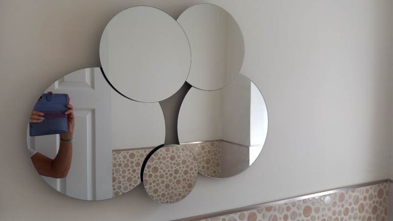 Circular mirror