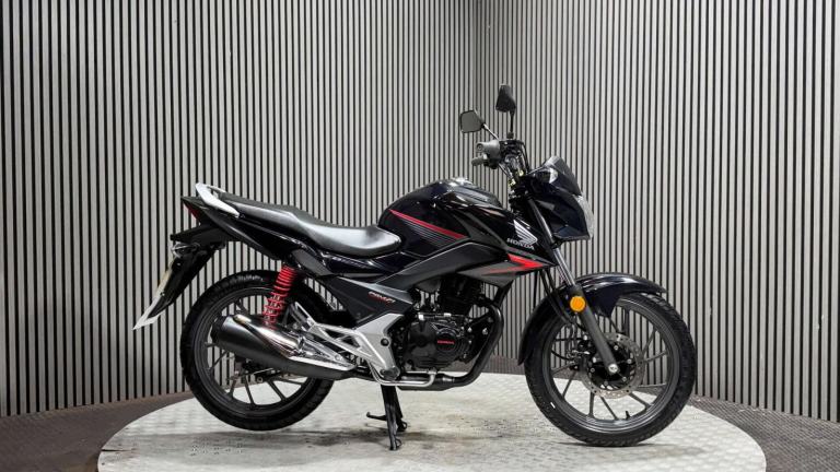 Honda CB GLR125 2018 ONLY 8K MOT OCTOBER 2027 125CC LEARNER BIKE
