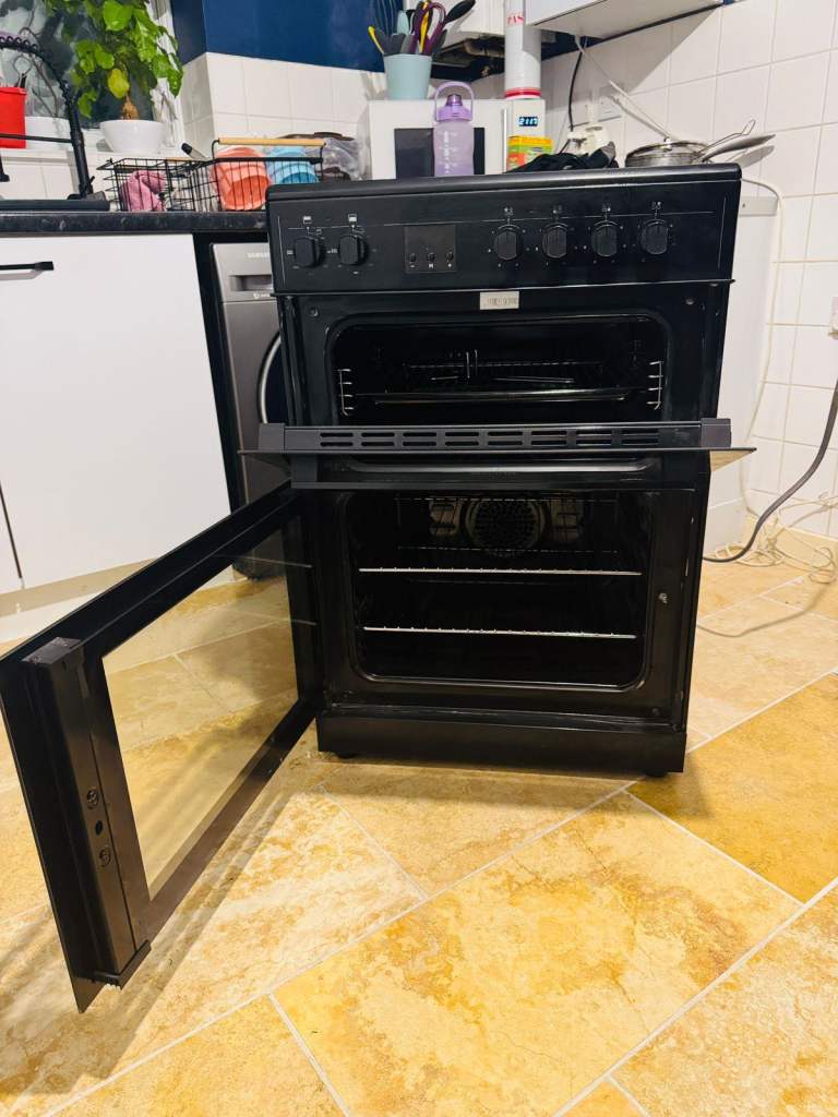 Black 60cm Electric Cooker with Oven & Hob – Fully Working, Clean & Ready to Use