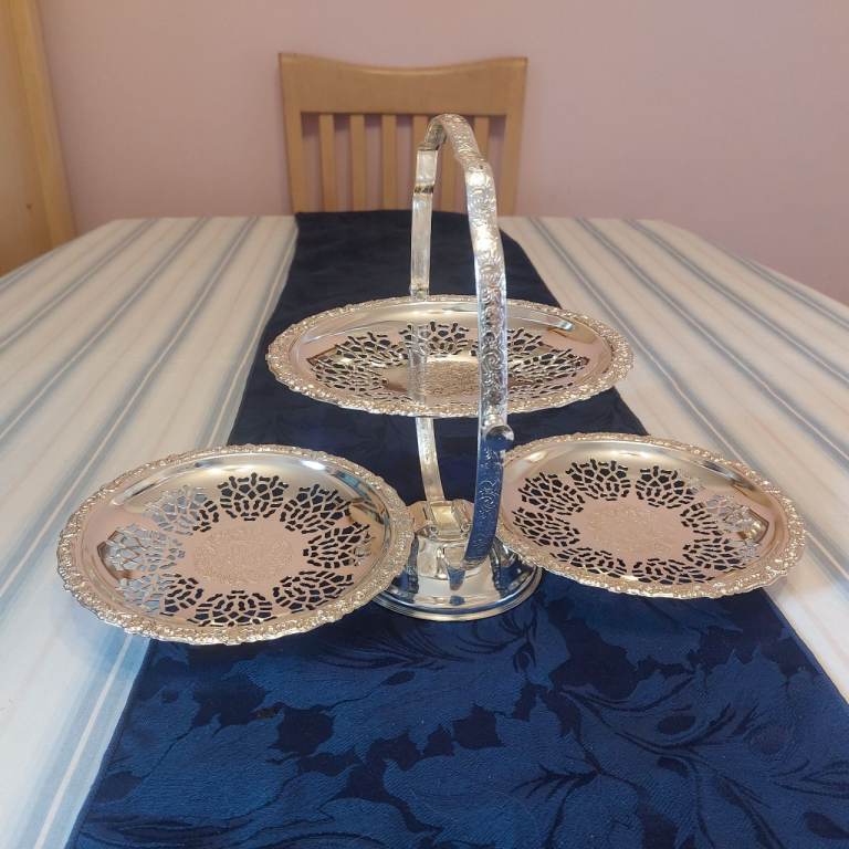 Vintage Queen Anne Silver Plated Folding Cake Stand 