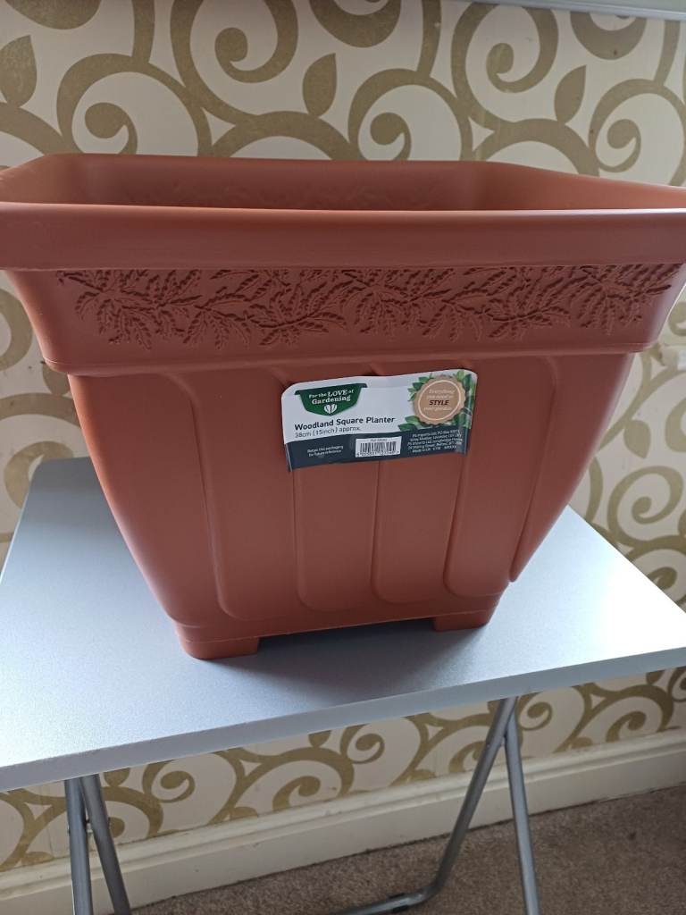 Brand new  Plant pot Modern and stylish Brown 