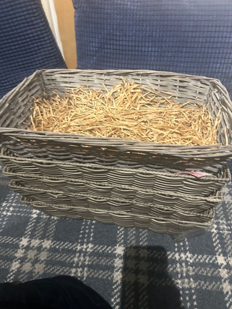 5 Wicker basket 