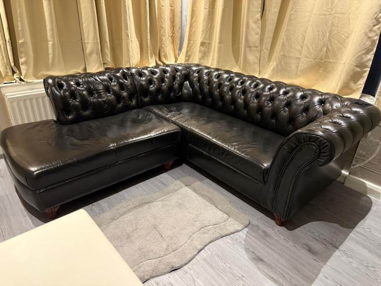 Black Leather Chesterfield Corner Sofa 