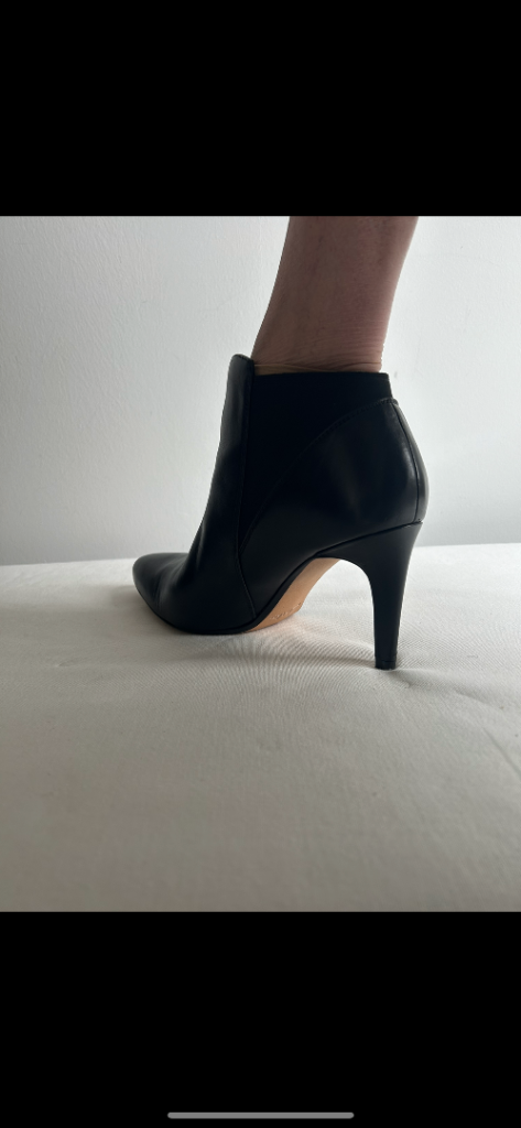  Clarks Black Leather Ankle Boots 
