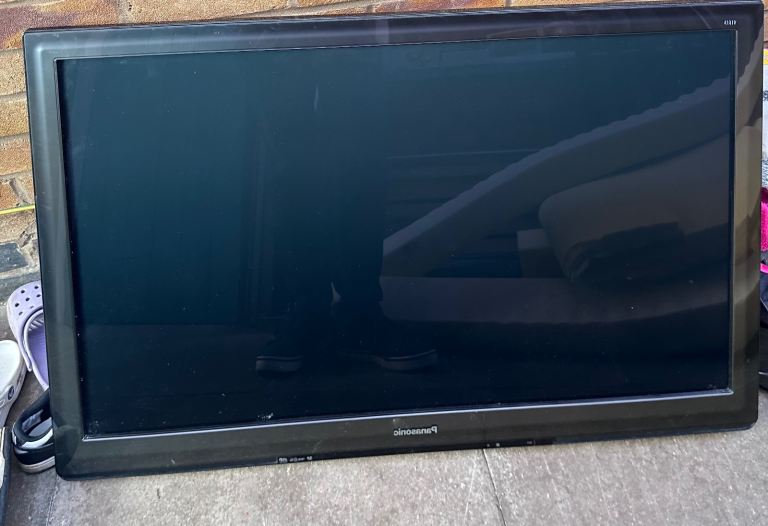 42” Samsung Viera Tv - With 3d Glasses