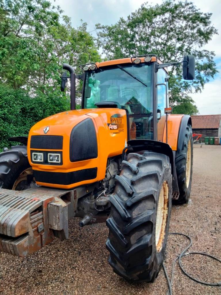 Renault 826rz tractor