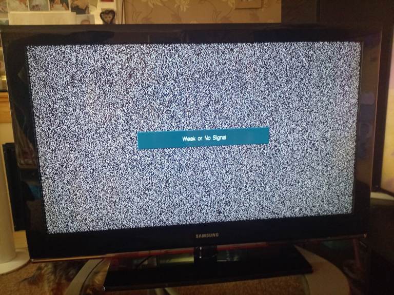 40-inch Samsung TV non smart tv
