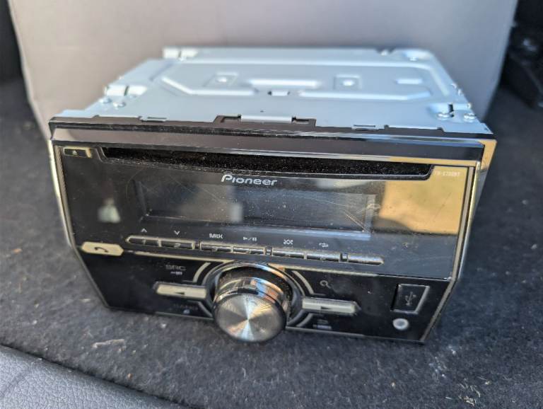 Double din pioneer car stereo