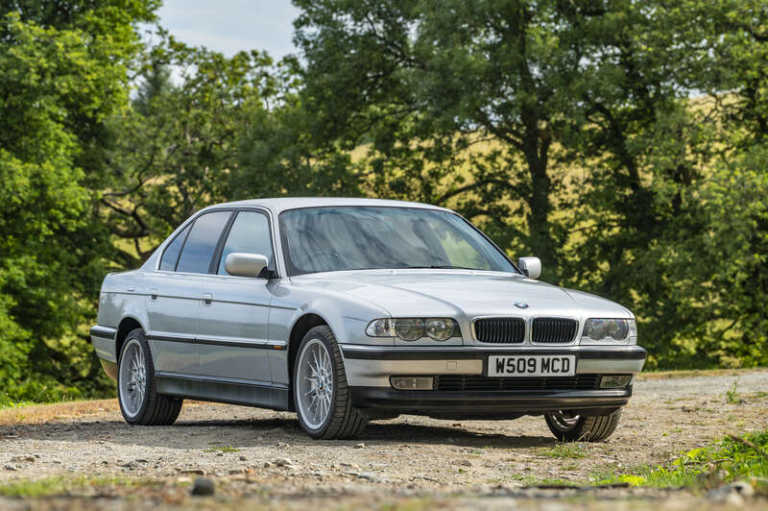 2000 BMW 728i M52 (E38)