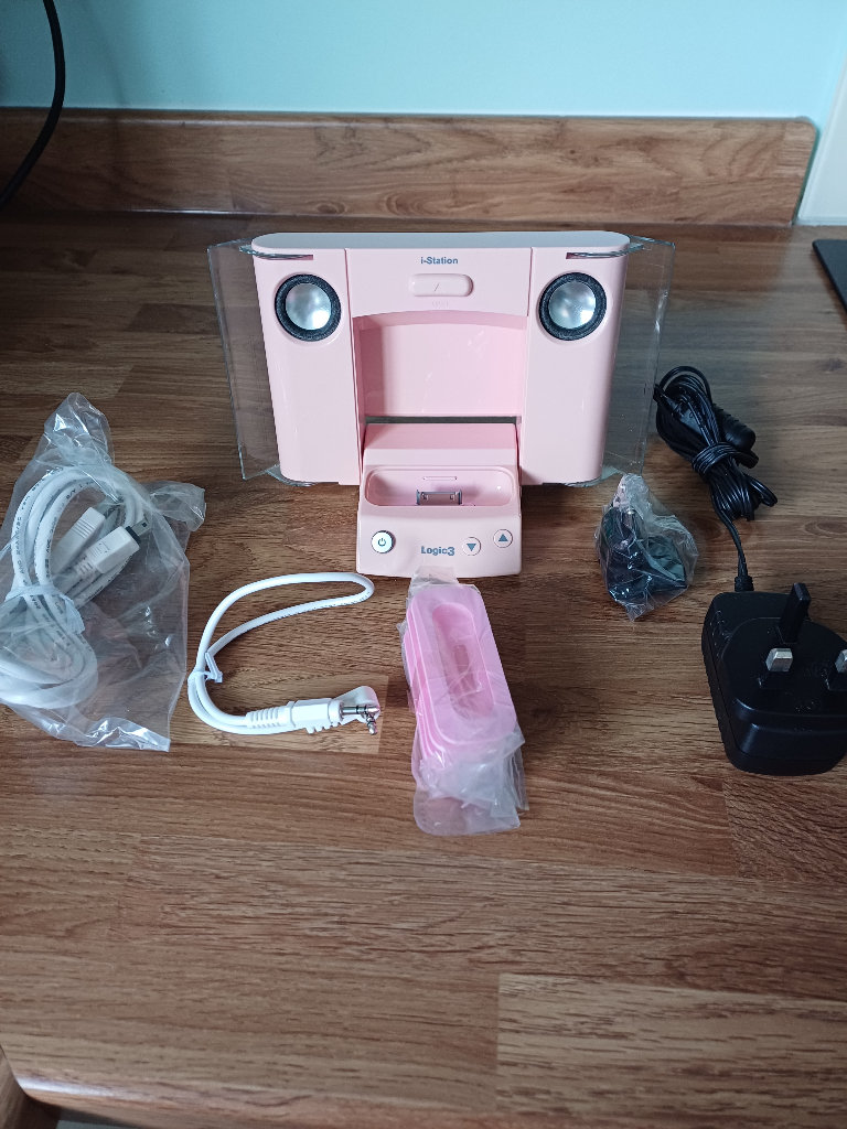 iPod Speaker Docking Station