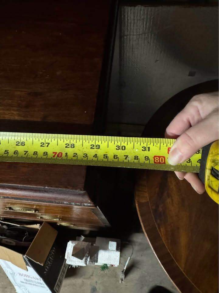 Georgian style chest of drawers