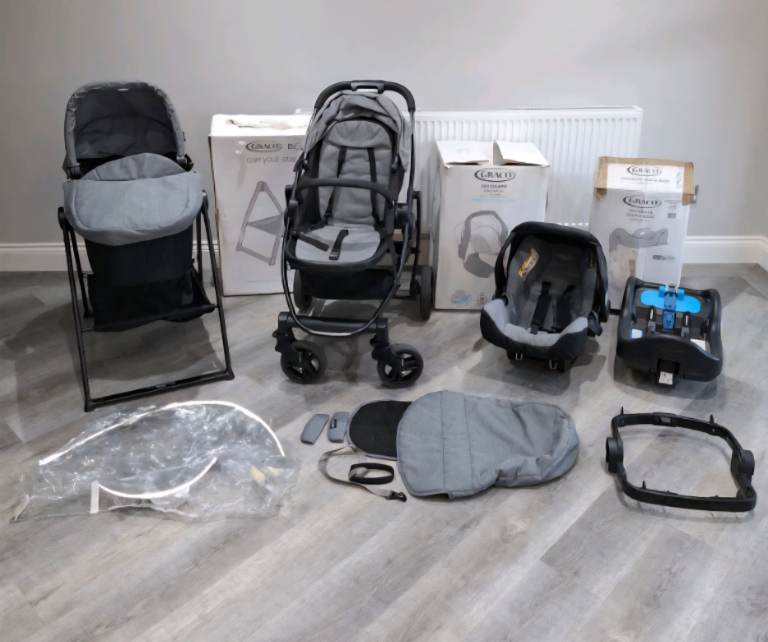Graco Pram Set.
