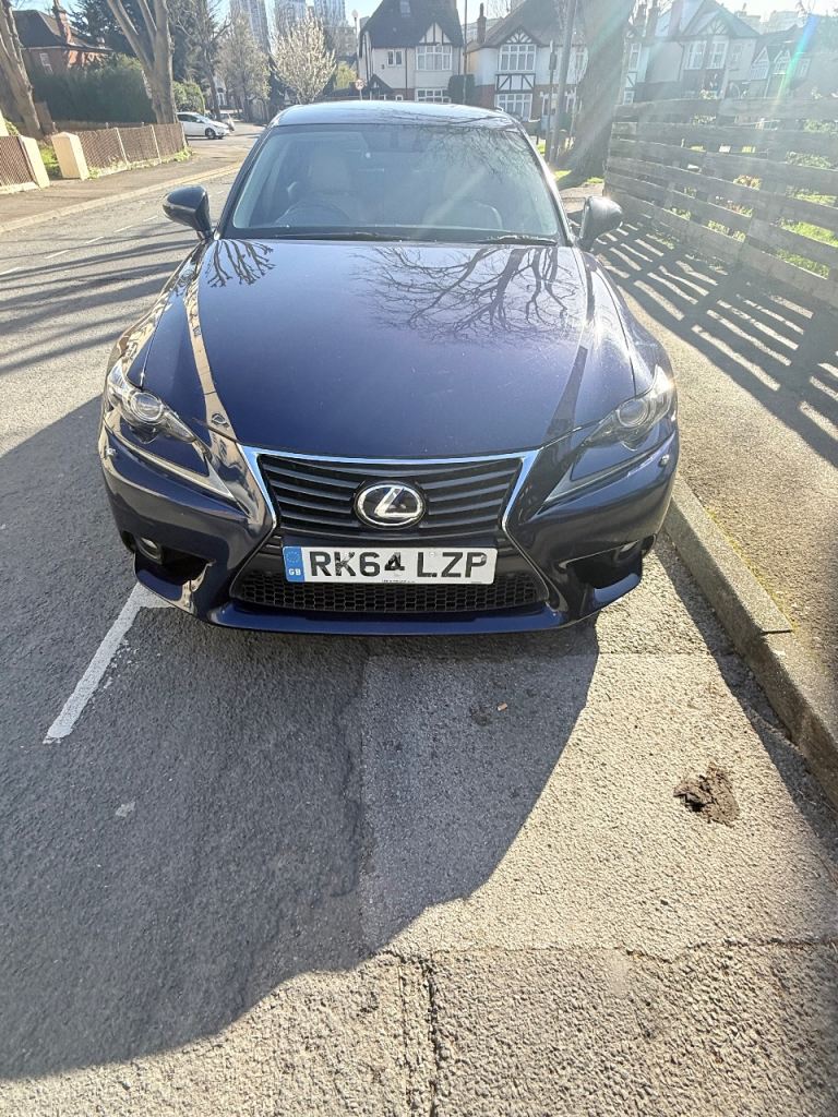 Lexus is 300 hybrid 