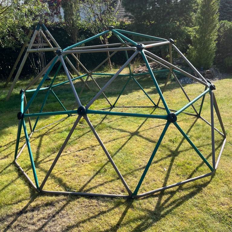 Lifetime Dome Climber 10ft W x 5ft H Climbing Frame 90136. Disassembled. Excellent Condition!