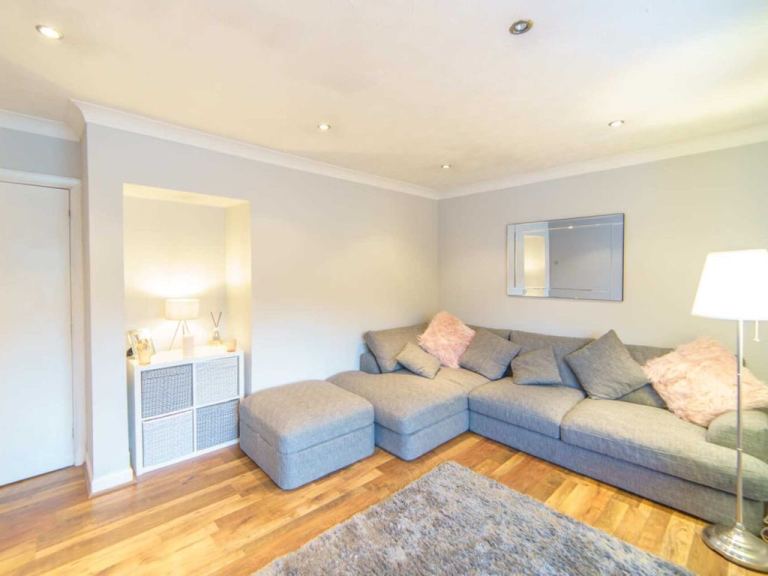 Flat share in Motherwell area