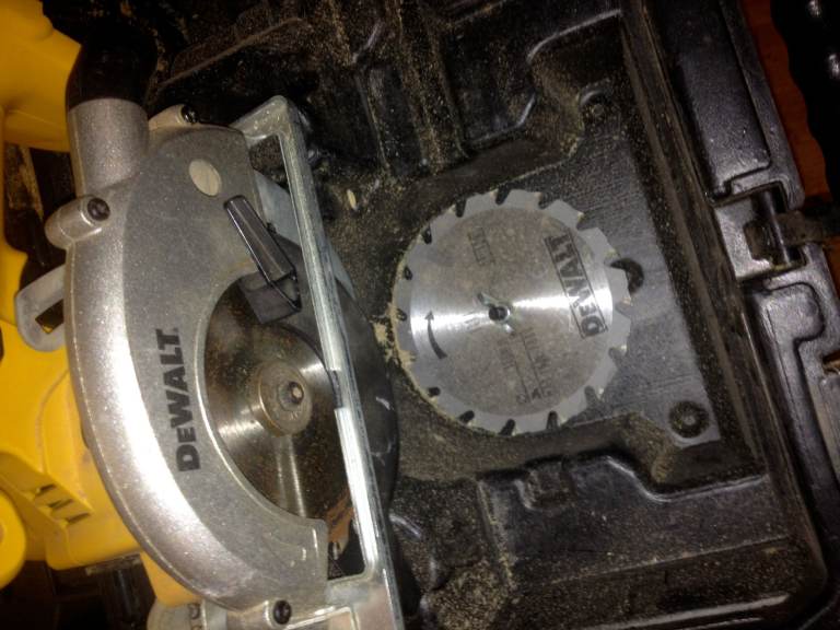 Dewalt DW935 14.4 volt circular saw