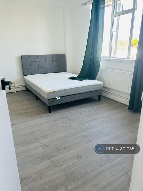 1 bedroom in Inwood Court, London, NW1 (#3010851)