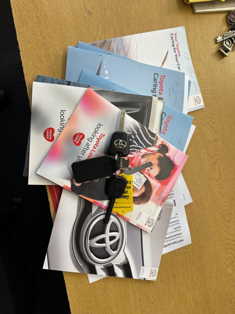 2011 Toyota AYGO 1.0 VVT-i Go MultiMode Euro 5 5dr (AC) HATCHBACK Petrol Automatic