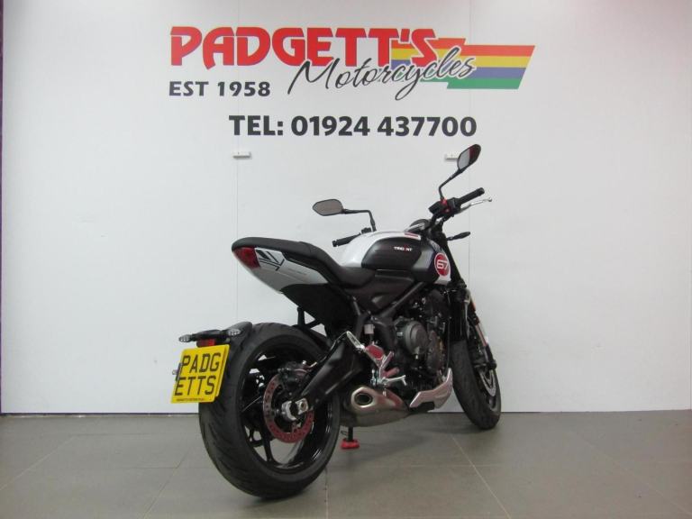 2025 Triumph Trident 660 - Triple Tribute