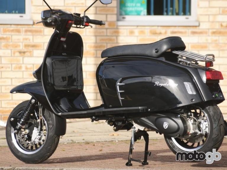 ROYAL ALLOY GT 125cc A Modern Classic Retro Automatic Moped Scooter