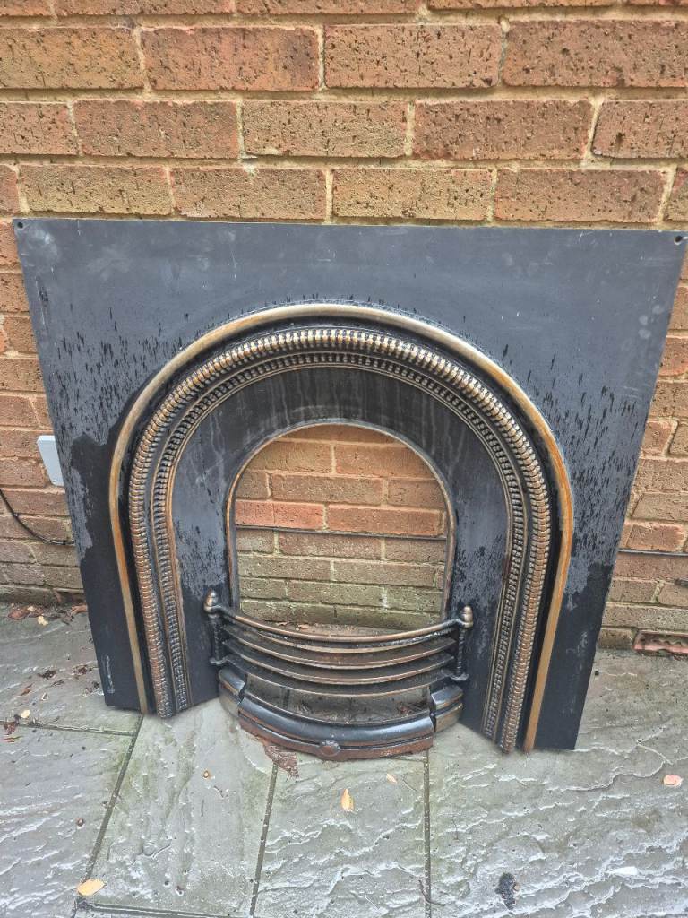 Cast Iron Fireplace Insert with Grate – Black, Fair Condition