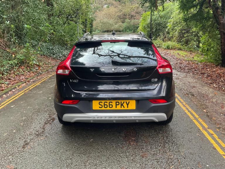 2015 Volvo V40 D2 Cross Country Lux Nav 5dr HATCHBACK DIESEL Manual