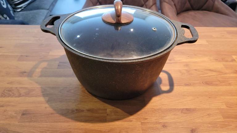 Stockpot with ceramic cover and glass lid