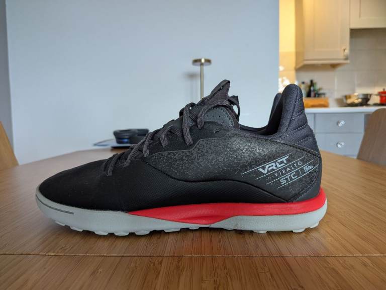 Kipsta football boots. Size UK 8.5