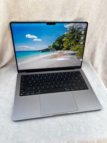 MacBook Pro 14