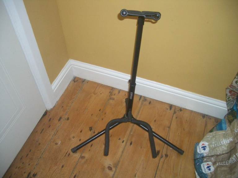 guitar stand