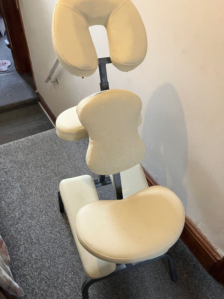 Portable Massage Chair with Carry Bag – Good Condition